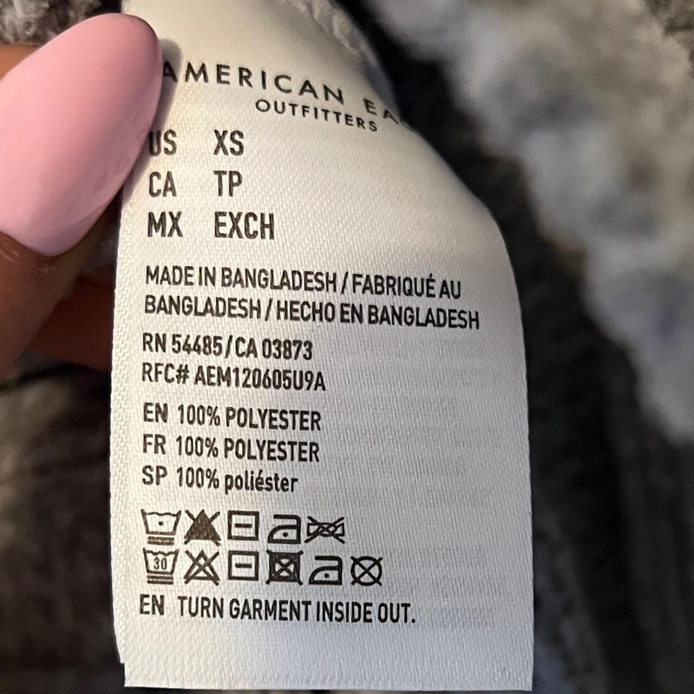 American Eagle mock neck cropped sweater - Picture 4 of 4